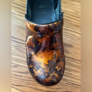 Dansko clogs, metallic leaf print, size 39